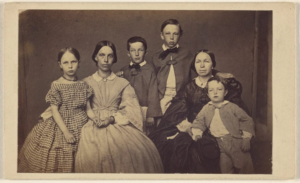 Negentiende-eeuws familieportret — een stamboom maken begint bij je eigen familie